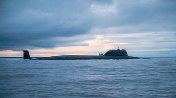 Tàu ngầm Yasen phóng tên lửa diệt mục tiêu