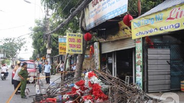 Cháy tiệm áo cưới, cha chết trong tư thế che chở con gái