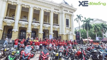 Dàn xe Ducati đỏ rực đường phố Hà Nội mừng sinh nhật D.O.C