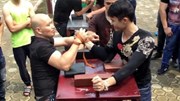 Vật tay: Hot-boy Việt vô địch thế giới thua “ông chú” 44 tuổi