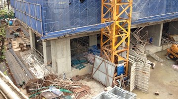 Sập giàn giáo, 6 người thương vong ở quận Hoàng Mai