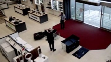 Vị khách số nhọ 