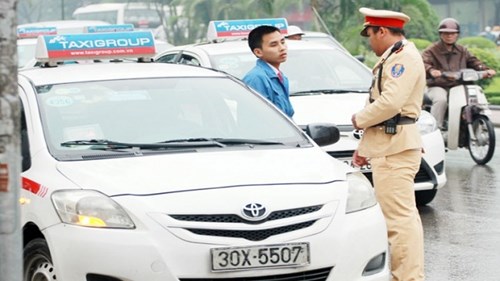 500 tài xế taxi bị thu hồi phù hiệu vì lái xe quá 4 giờ liên tục