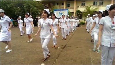 Dàn nữ y tá, bác sĩ nhảy Flashmob siêu dễ thương