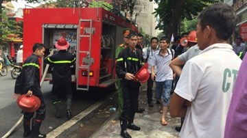 Hà Nội: Cháy lớn ngay dưới nhà nghệ sỹ Chiều Xuân