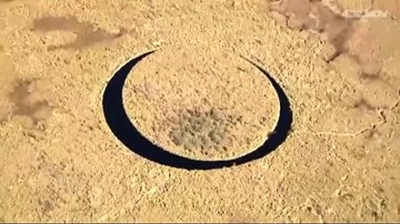 Bí ẩn hòn đảo tự xoay, tròn vành vạnh nghi của người ngoài hành tinh