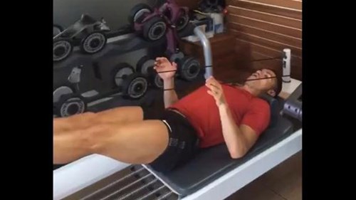 Xem video luyện tập được 80 triệu người theo dõi của CR7
