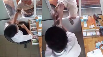 Clip cán bộ kiểm lâm đạp vào mặt nhân viên thu phí