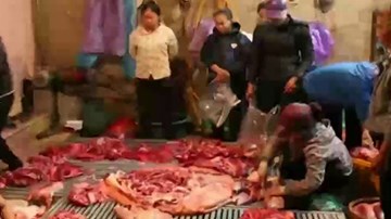 Cơ sở kinh doanh thịt bò bẩn ngang nhiên hoạt động vì không sợ xử phạt