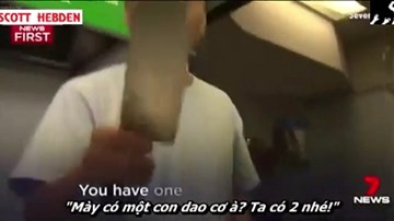 Giắt dao trong quần đi cướp bị chủ nhà hàng cầm 2 dao thái thịt đuổi chạy trối chết