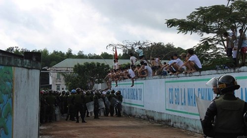 Hơn 200 học viên cai nghiện phá trại được cho về với gia đình