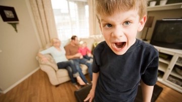 Dấu hiệu nhận biết trẻ em gái và trai bị tăng động