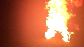 Kỷ lục điên rồ: Người tự thiêu chạy nhanh nhất thế giới