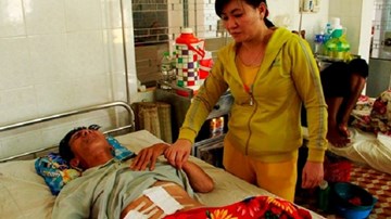 Tự đâm vào bụng để dàn cảnh bị cướp 50 triệu đồng