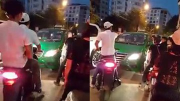 Hai thanh niên xăm trổ dọa tài xế taxi vì lấn làn trong giờ cao điểm