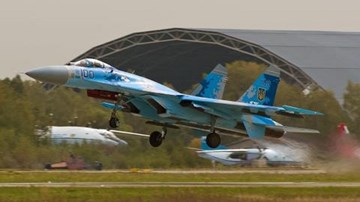 Người xem suýt mất mạng vì lỗi của phi công Ukraine