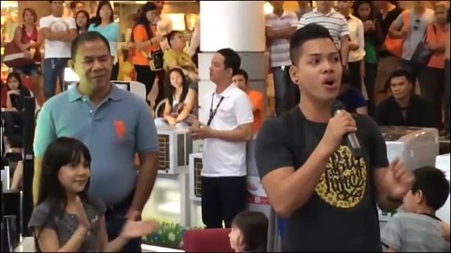 Chàng trai có 2 giọng hát khiến hàng triệu người sững sờ