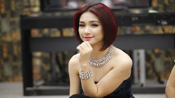 Hòa Minzy: 'Mối tình đầu của tôi từ năm lớp 5'
