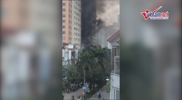 Cháy tại khu đô thị Xa La, khói đen kịt cả một vùng