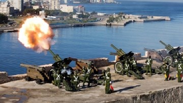 Cuba bắn 21 phát đại bác lúc hoàng hôn tiễn biệt lãnh tụ Fidel Castro