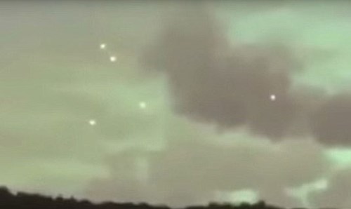 Lại phát hiện UFO nhảy múa trên bầu trời Mỹ