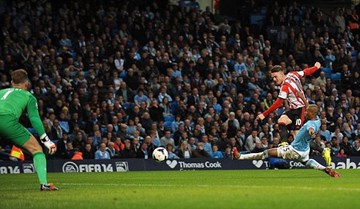 Man City chết hụt ở Etihad