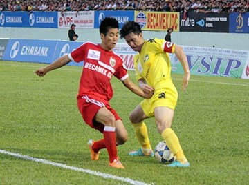 Công Vinh nổ súng, SLNA vẫn phơi áo tại Gò Đậu