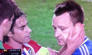 Cận cảnh Terry khóc nức nở khi Chelsea bại trận