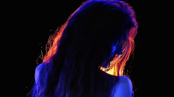 Cận cảnh quá trình vẽ mẫu nude