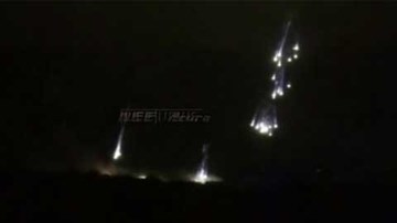 Ukraina bị tố ném bom phốt pho vào dân thường