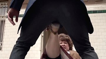 'Quý bà điệp viên' tung trailer siêu nhộn