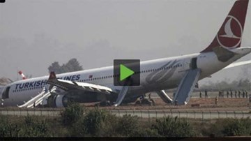 Máy bay Thổ Nhĩ Kỳ gặp nạn trên đường băng