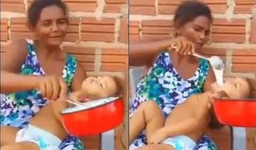 Choáng cảnh em bé ăn xong bữa chưa đến 1 phút