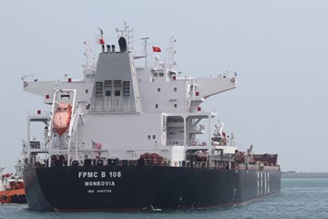 Tàu hàng khủng nhất cập cảng Sơn Dương - Formosa