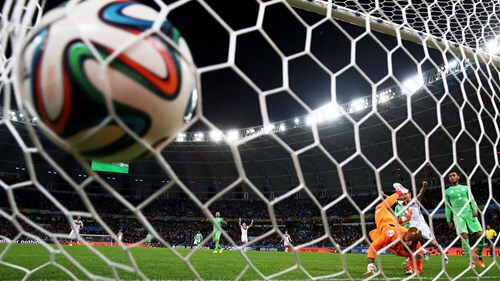 Schuerrle đánh gót điệu nghệ mở tỷ số cho Đức