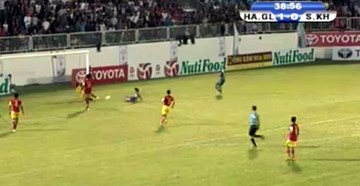 Xem bàn thắng đầu tiên của Công Phượng ở V.League