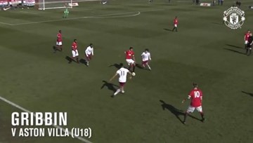 Sao trẻ M.U xâu háng đối thủ giống hệt Messi