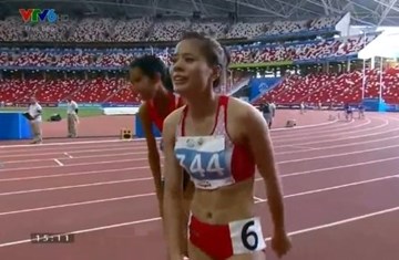 Nguyễn Thị Huyền phá kỷ lục chạy 400m vượt rào