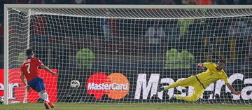 Loạt luân lưu cân não đưa Chile lên ngôi VĐ Copa America