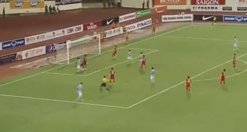 David Silva dứt điểm cận thành hạ gục Tô Vĩnh Lợi