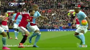 Trọng tài bỏ qua 1 quả penalty cho M.U