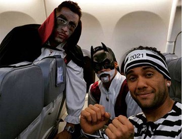 Sao Barca giả ma nhát người hâm mộ