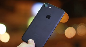 Nếu sản xuất tại Mỹ, iPhone 7, Levi's có giá bao nhiêu?