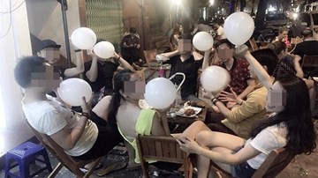 Rùng mình thâm nhập “phố cười” Hà Nội