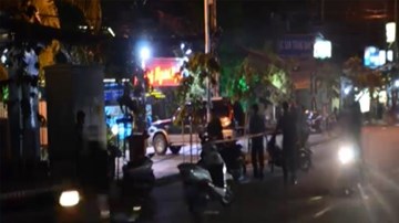 Thanh niên đâm 4 người thương vong sau va chạm giao thông