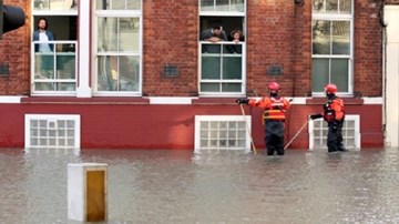 Anh: Ống nước trăm tuổi vỡ, nhấn chìm 150 ngôi nhà ở London