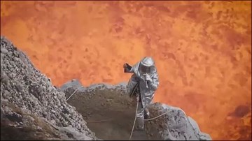 Giỡn mặt tử thần, tiếp cận miệng núi lửa phun trào để chụp ảnh tự sướng