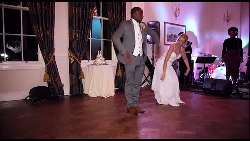 Đôi trẻ nhảy vui nhộn trong đám cưới hút 9 triệu lượt xem