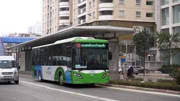 Buýt nhanh BRT chạy thử trên đường phố Hà Nội