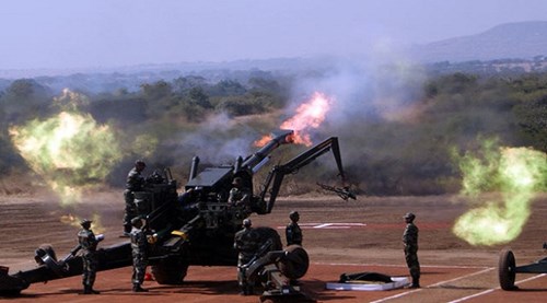 Không thể nhịn cười khi xem lính Ấn Độ bắn pháo FH77